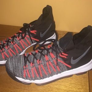 WORN ONCE KD9 ELITES (men’s sz 11)
